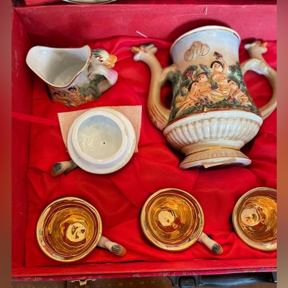 Vintage EB R. Capodimonte Tea Set, Gold Gilt Cherub Italian Porcelain, 17 Piece - Picture 2 of 16